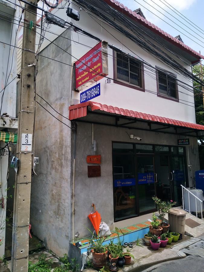 Model House 2543 Hotel Bangkok Exterior photo